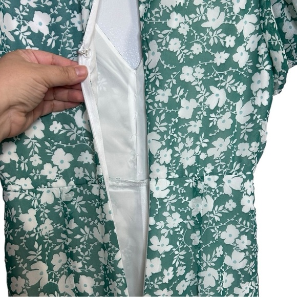 Lulu's Gracious Gardens Green Floral Print Culotte Jumpsuit Size XS - Picture 8 of 9